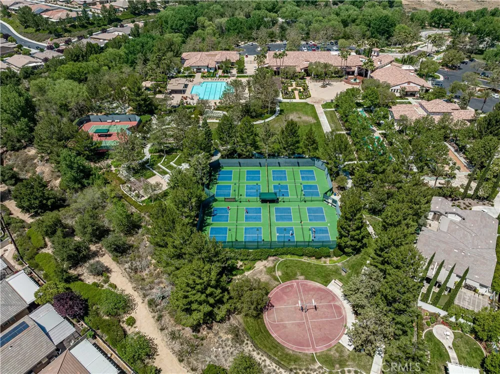266 Bridle Trail Beaumont, CA 92223