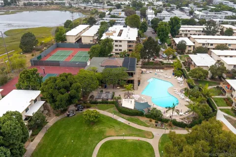4062 Valeta #334