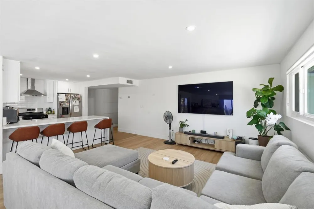 168 Manton Way Vista, CA 92084