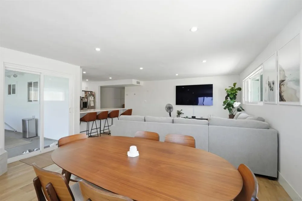 168 Manton Way Vista, CA 92084