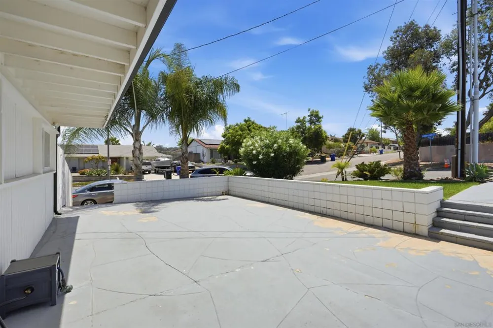 168 Manton Way Vista, CA 92084