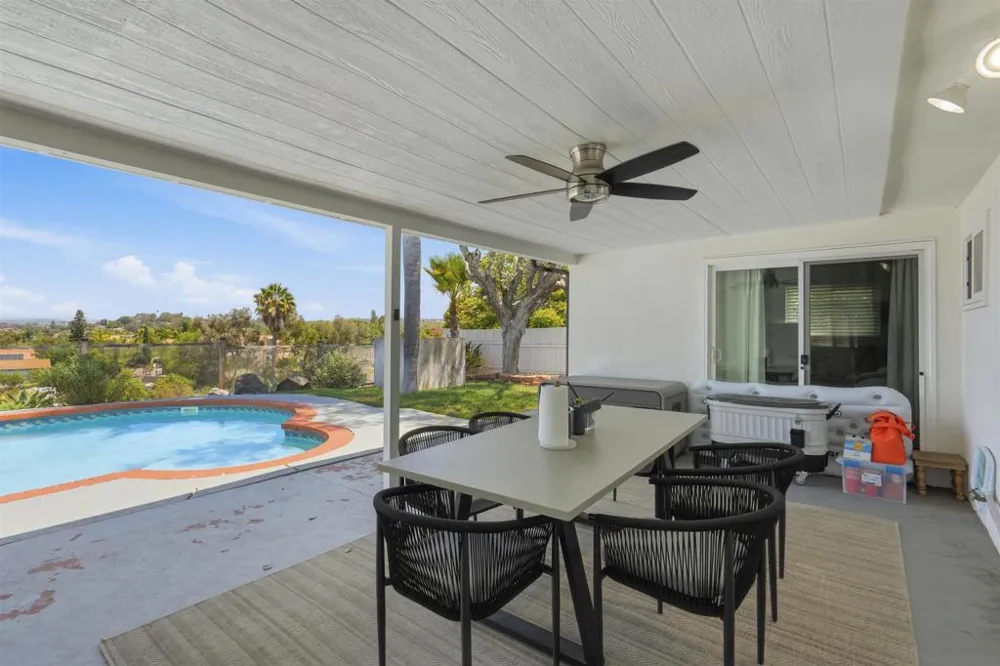 168 Manton Way Vista, CA 92084