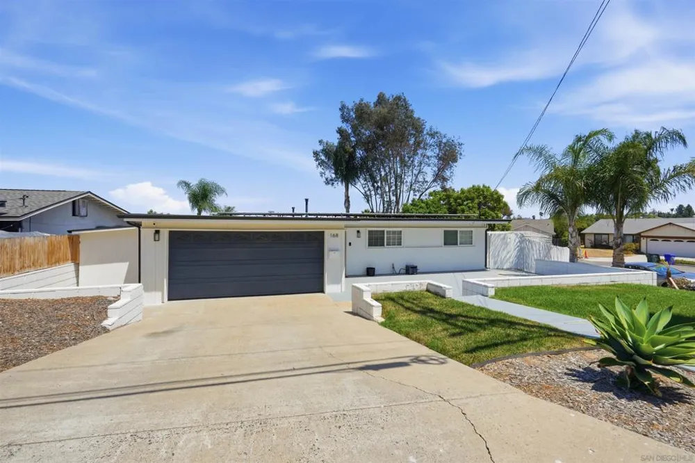 168 Manton Way Vista, CA 92084