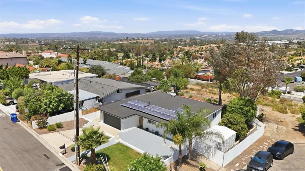 168 Manton Way Vista, CA 92084