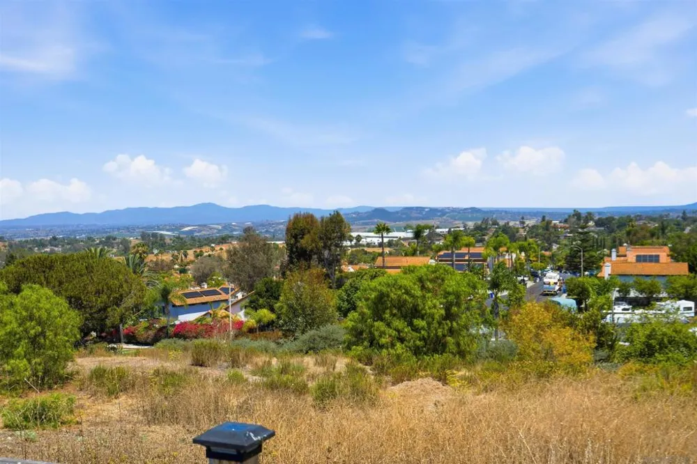 168 Manton Way Vista, CA 92084