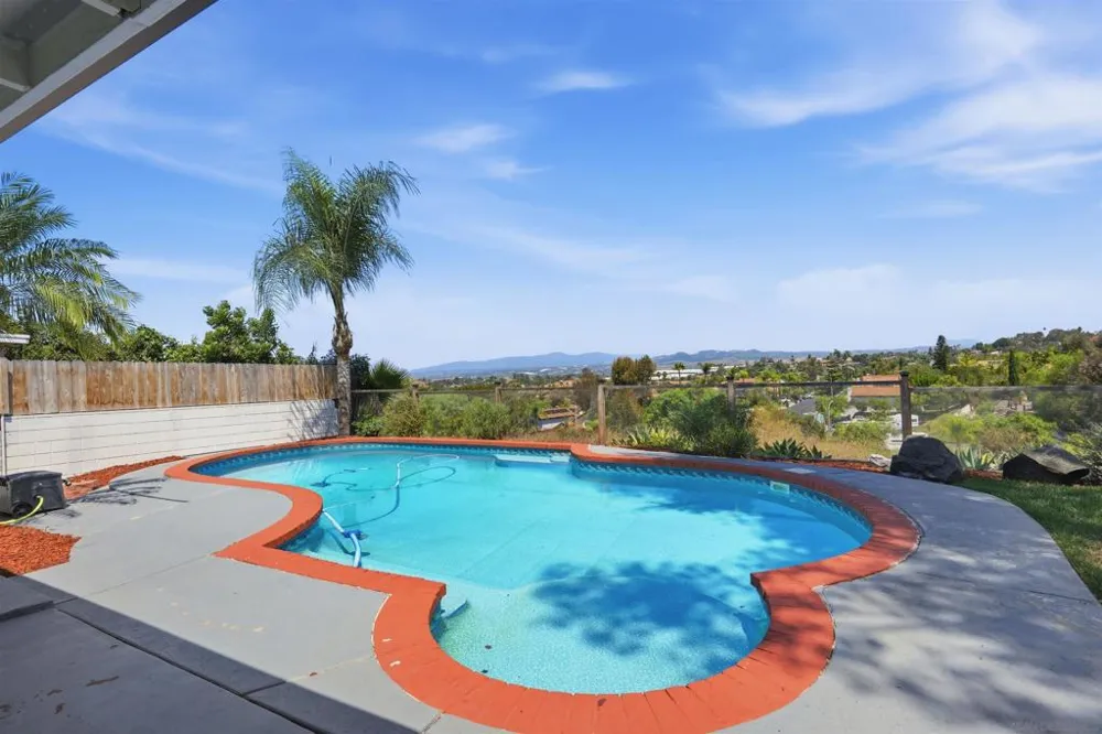 168 Manton Way Vista, CA 92084
