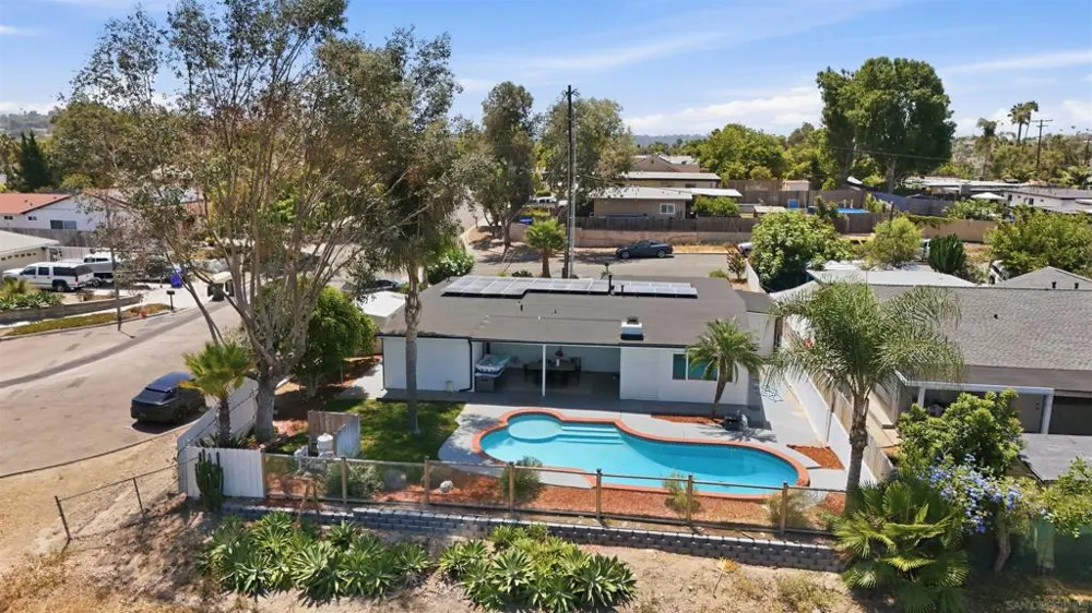 168 Manton Way Vista, CA 92084
