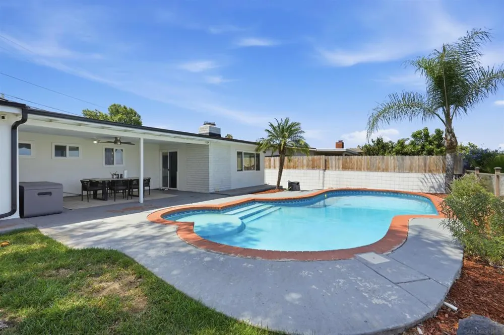 168 Manton Way Vista, CA 92084