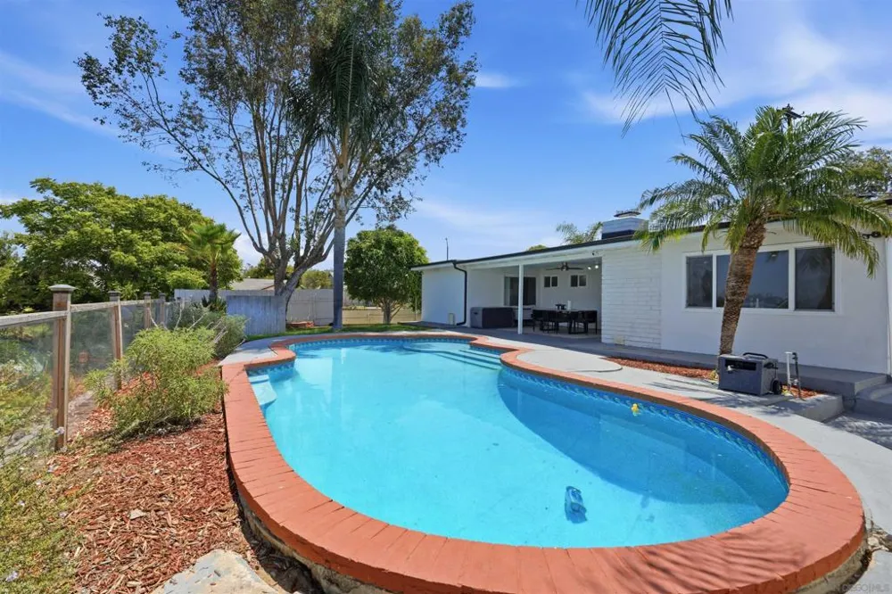 168 Manton Way Vista, CA 92084
