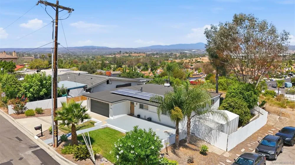 168 Manton Way Vista, CA 92084