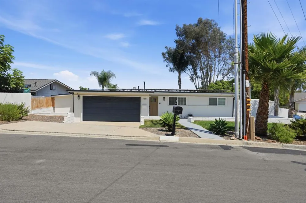168 Manton Way Vista, CA 92084