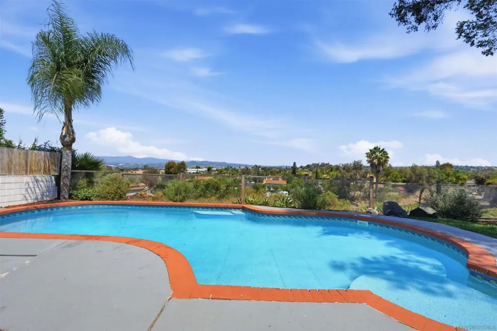 168 Manton Way Vista, CA 92084
