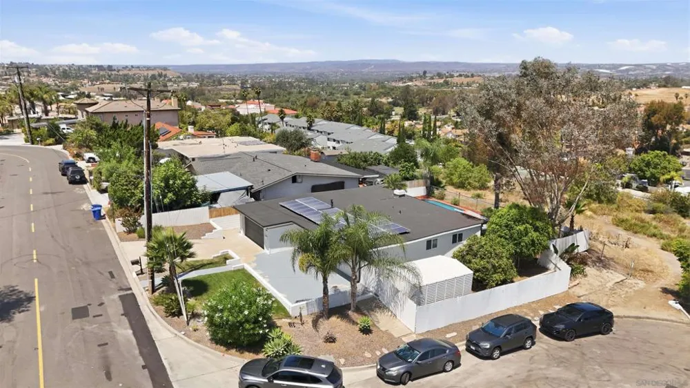 168 Manton Way Vista, CA 92084