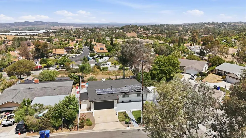 168 Manton Way Vista, CA 92084