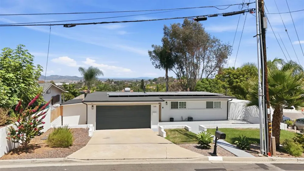 168 Manton Way Vista, CA 92084