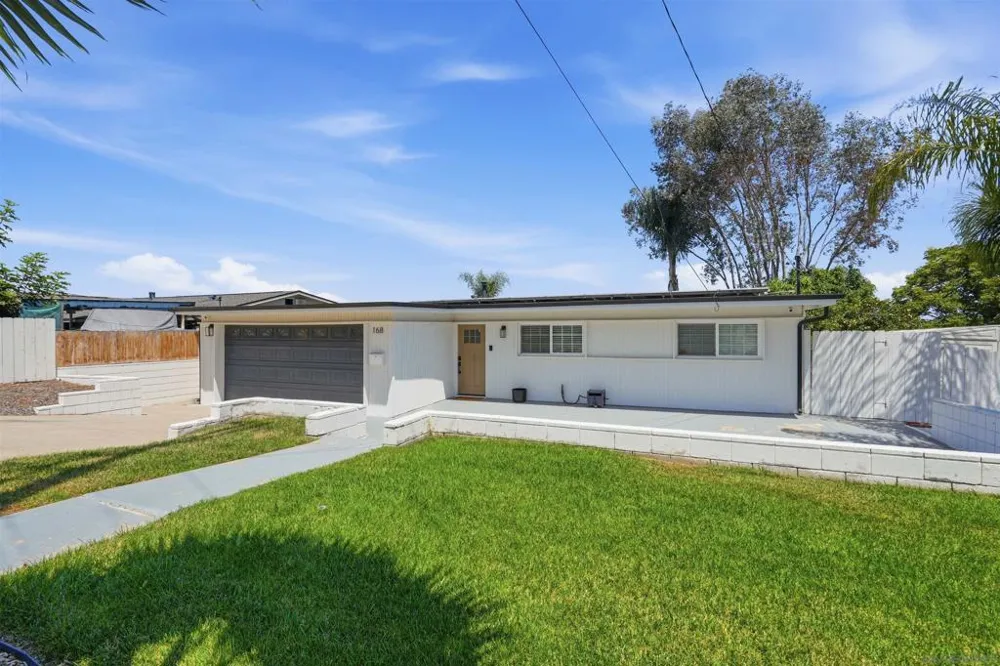 168 Manton Way Vista, CA 92084