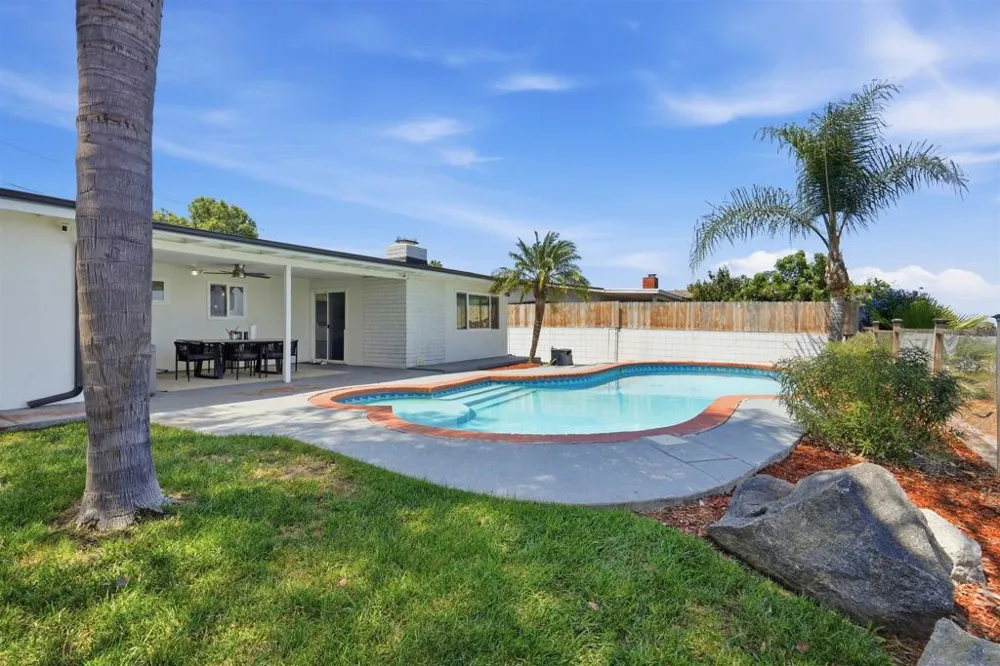 168 Manton Way Vista, CA 92084