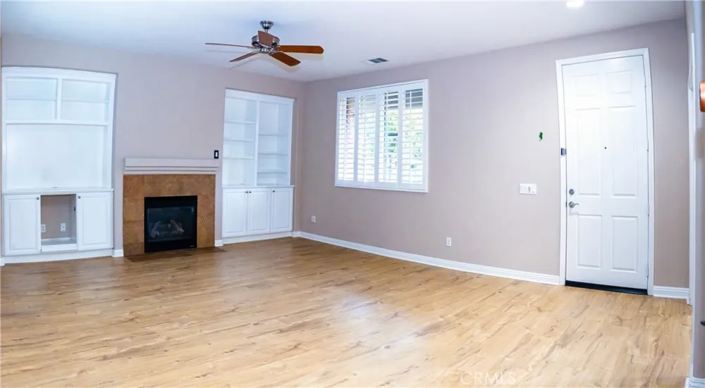 27469 Coldwater Valencia, CA 91354
