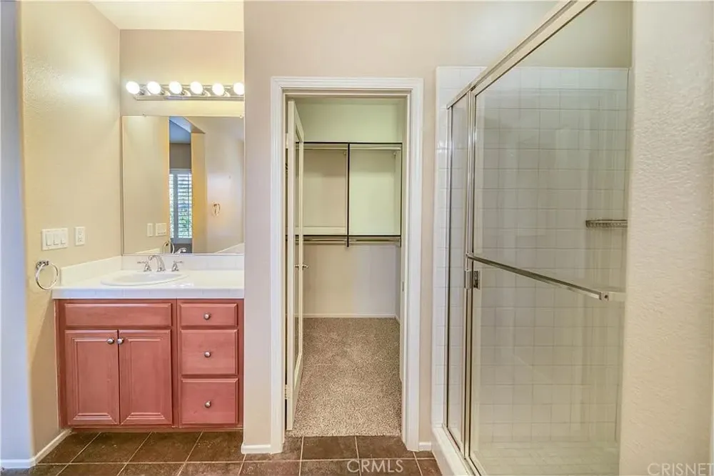 27469 Coldwater Valencia, CA 91354