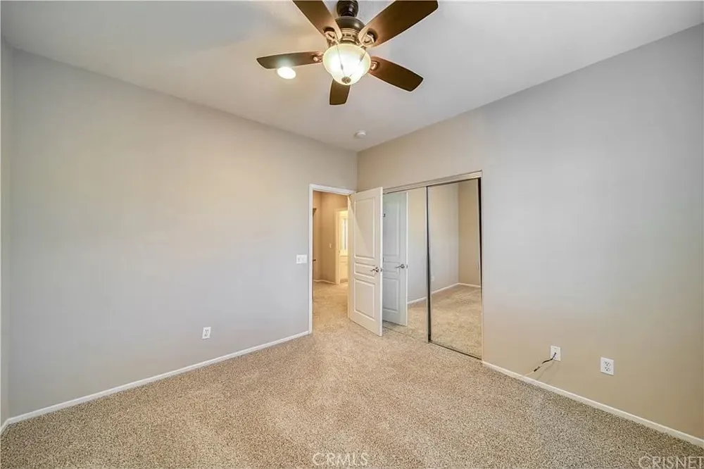 27469 Coldwater Valencia, CA 91354