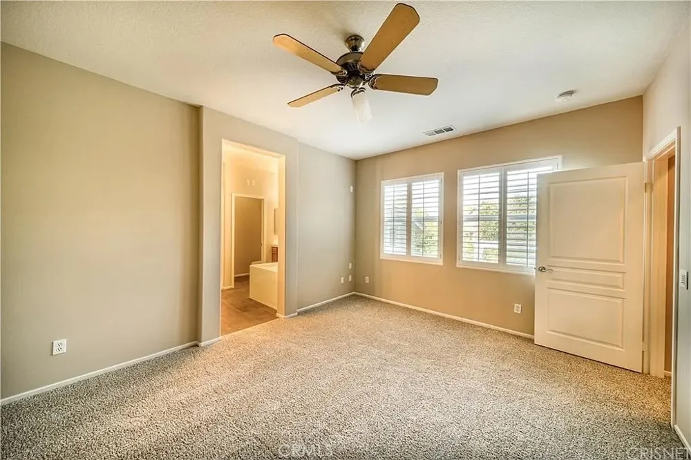 27469 Coldwater Valencia, CA 91354
