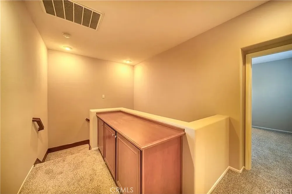 27469 Coldwater Valencia, CA 91354
