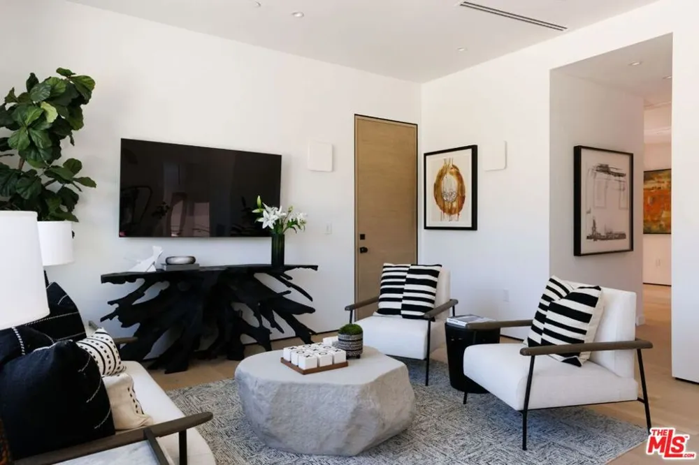 29600 Harvester Road Malibu, CA 90265