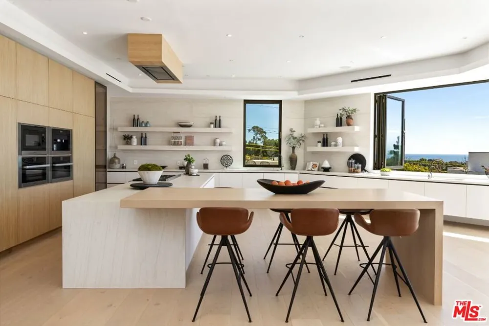 29600 Harvester Road Malibu, CA 90265
