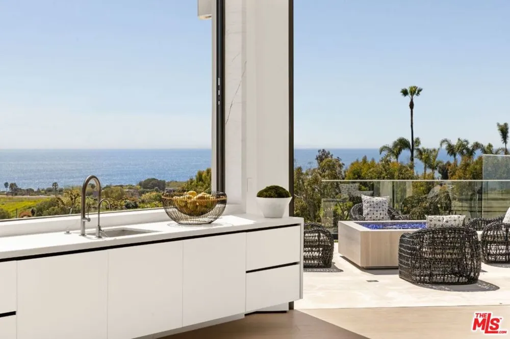29600 Harvester Road Malibu, CA 90265