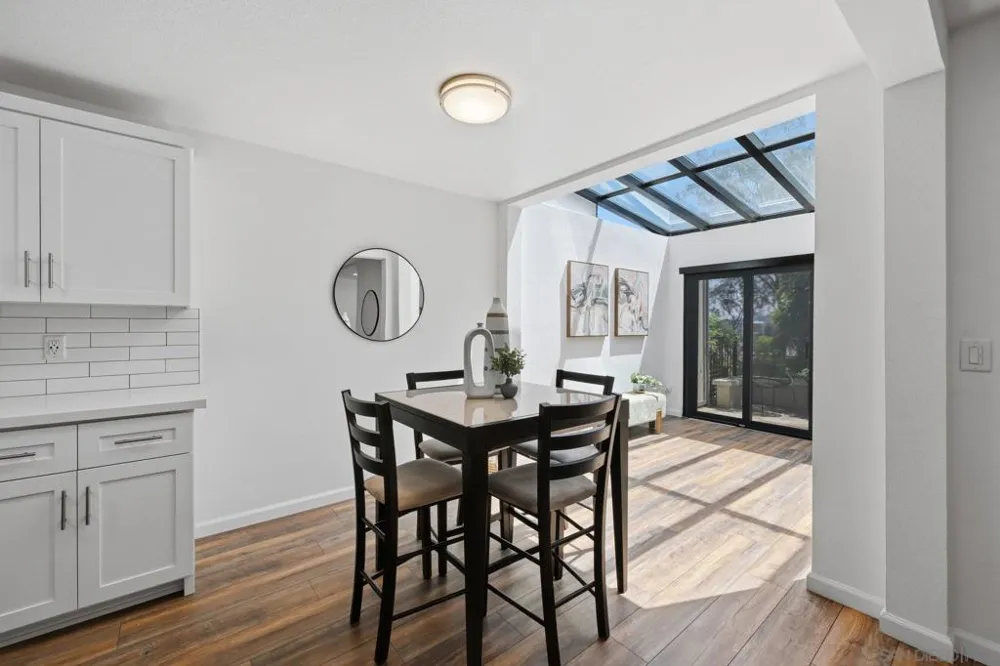 8963 Caminito Fresco La Jolla, CA 92037