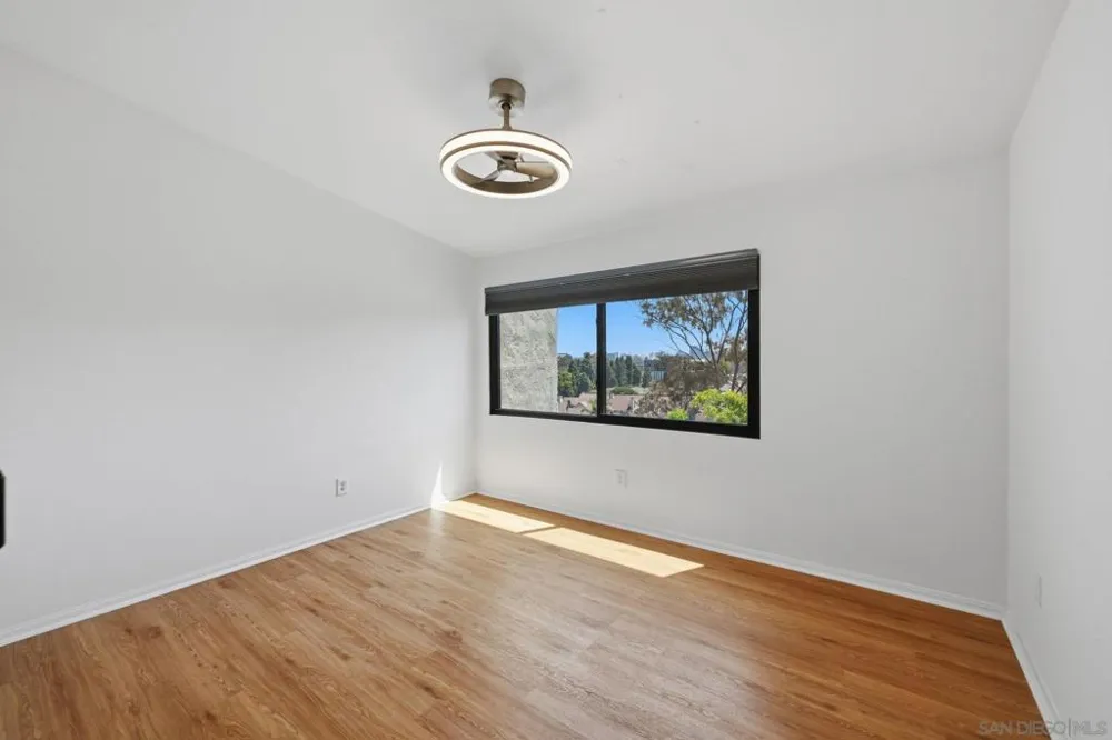 8963 Caminito Fresco La Jolla, CA 92037
