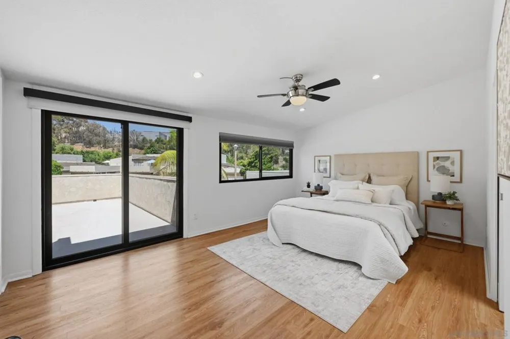 8963 Caminito Fresco La Jolla, CA 92037