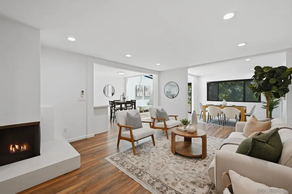 8963 Caminito Fresco La Jolla, CA 92037