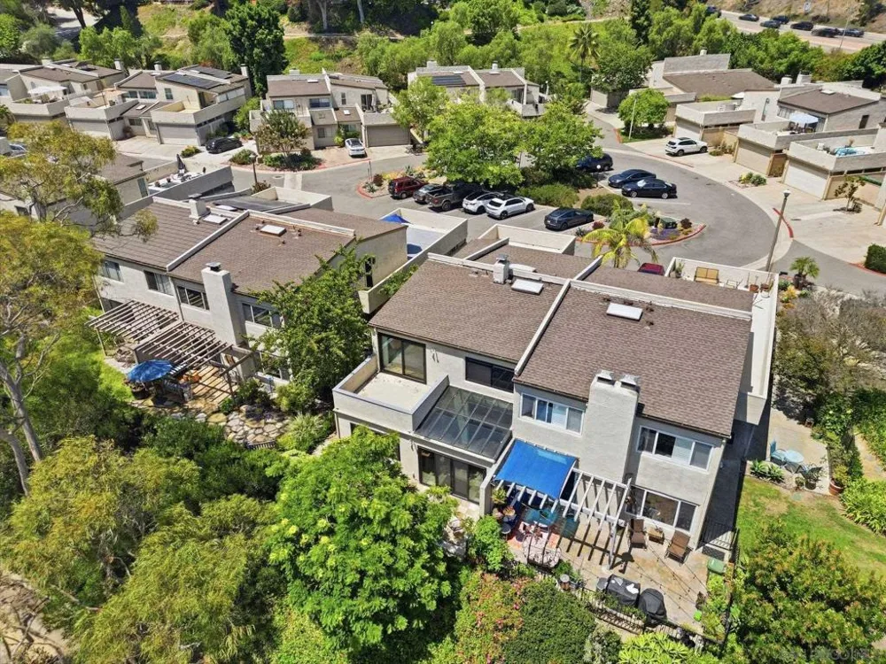 8963 Caminito Fresco La Jolla, CA 92037