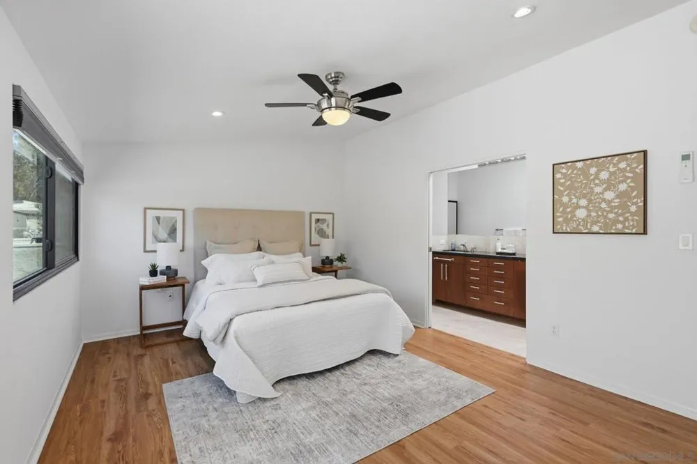 8963 Caminito Fresco La Jolla, CA 92037