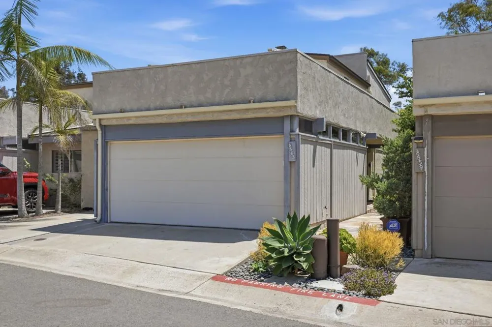 8963 Caminito Fresco La Jolla, CA 92037