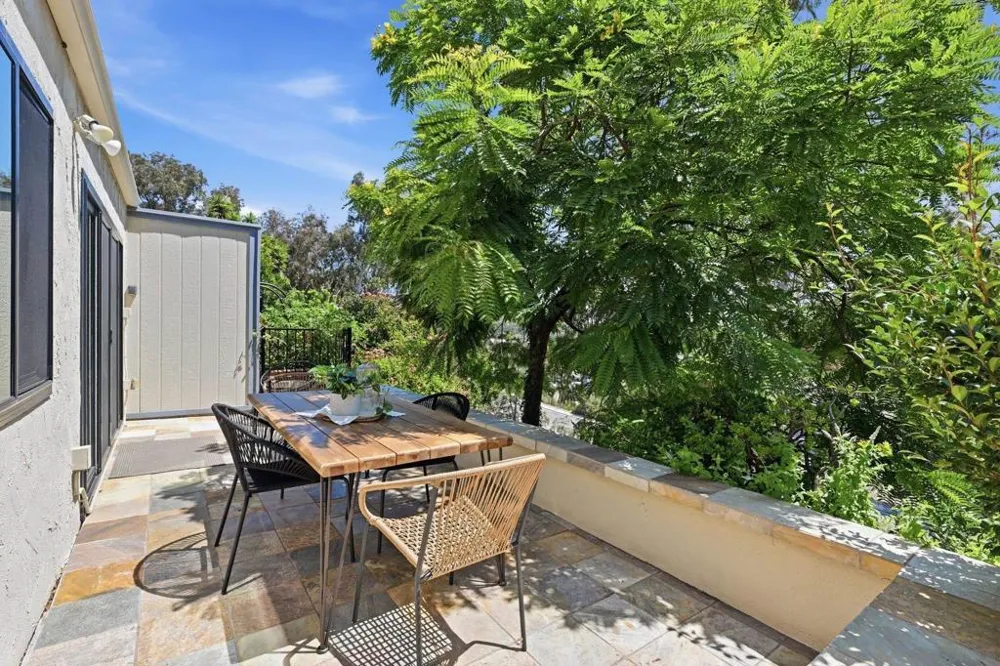 8963 Caminito Fresco La Jolla, CA 92037