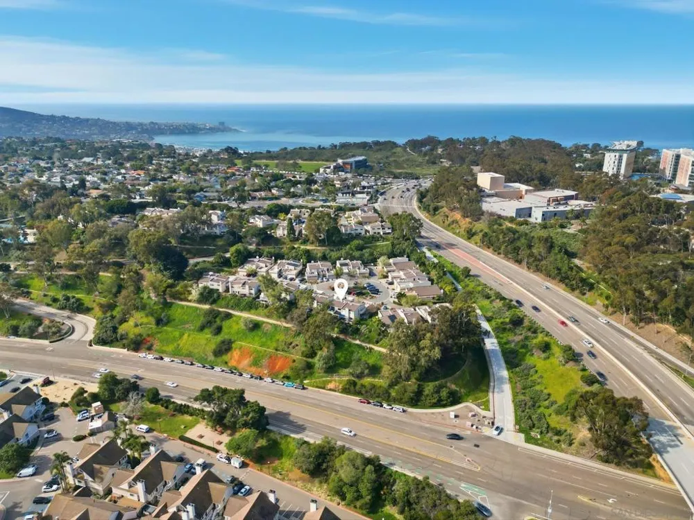 8963 Caminito Fresco La Jolla, CA 92037