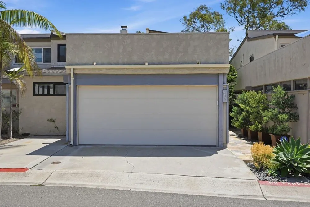 8963 Caminito Fresco La Jolla, CA 92037