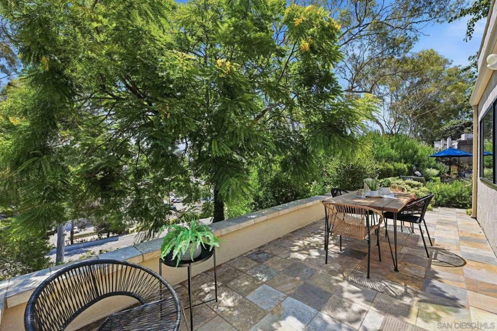 8963 Caminito Fresco La Jolla, CA 92037