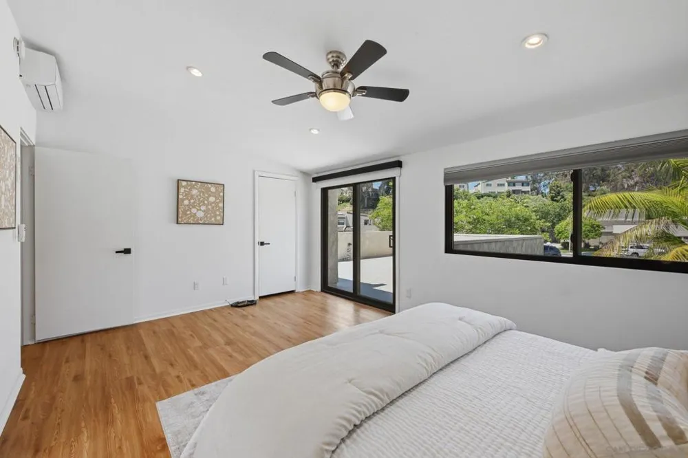 8963 Caminito Fresco La Jolla, CA 92037