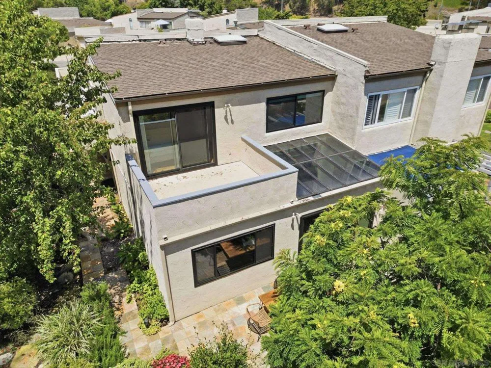 8963 Caminito Fresco La Jolla, CA 92037