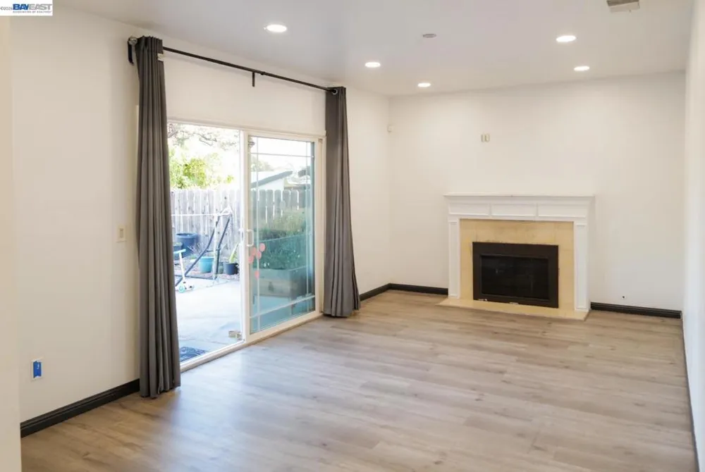 828 Coral Dr Rodeo, CA 94572
