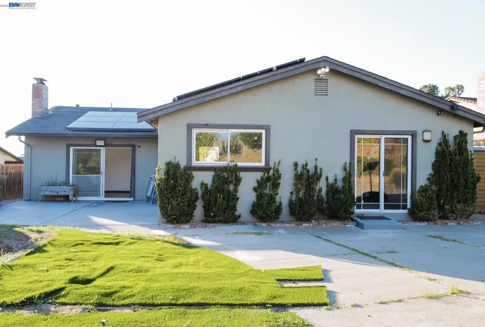 828 Coral Dr Rodeo, CA 94572