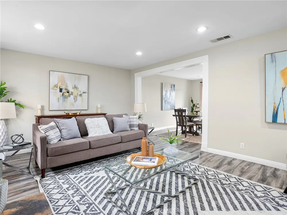 635 E Elmwood Avenue #203 Burbank, CA 91501