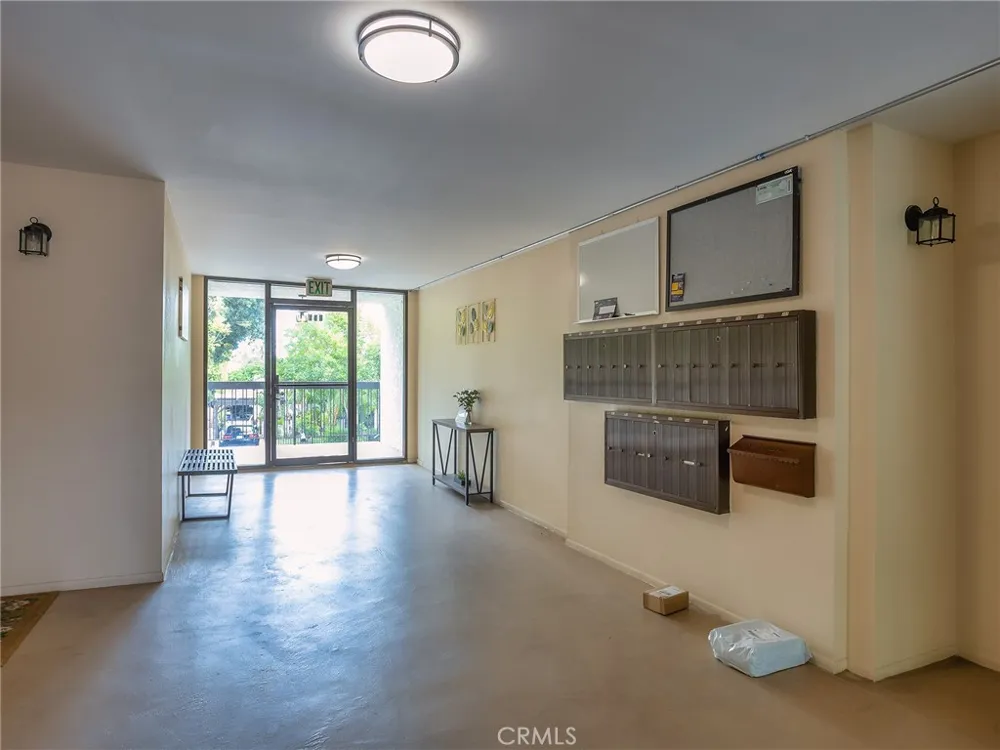 635 E Elmwood Avenue #203 Burbank, CA 91501
