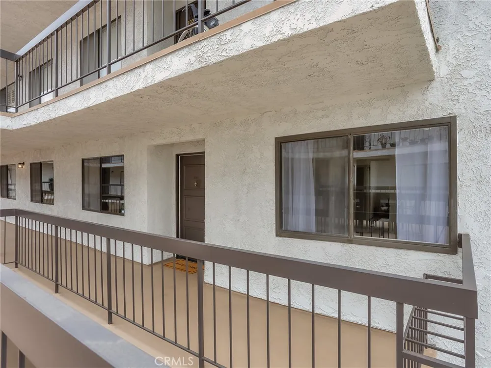 635 E Elmwood Avenue #203 Burbank, CA 91501