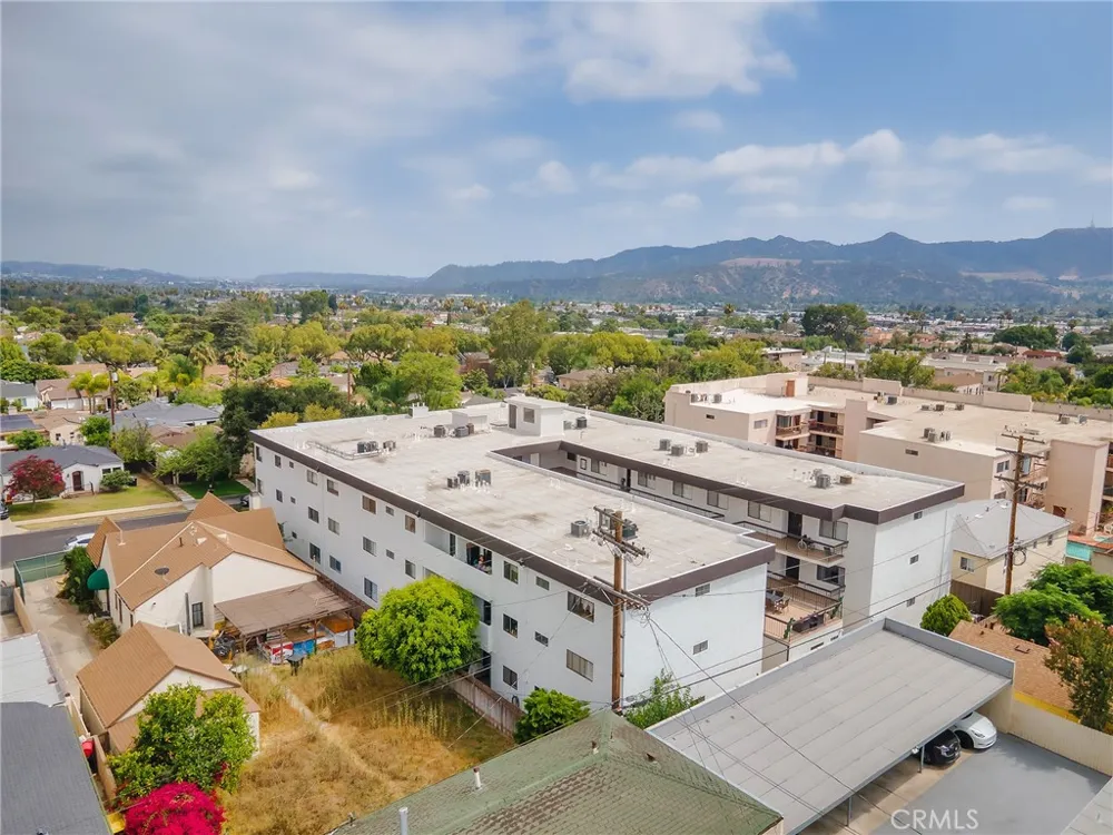 635 E Elmwood Avenue #203 Burbank, CA 91501