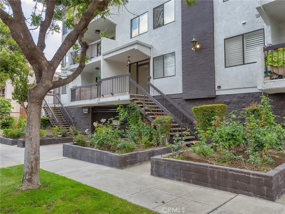 635 E Elmwood Avenue #203 Burbank, CA 91501