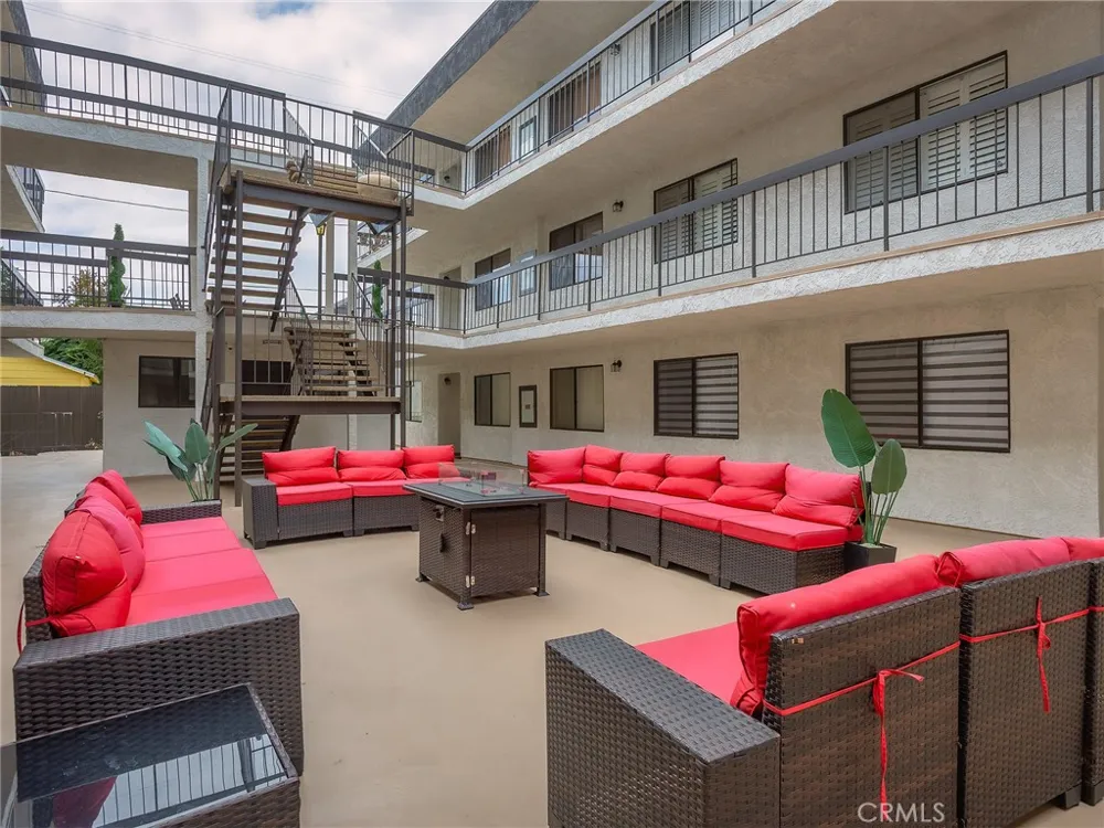 635 E Elmwood Avenue #203 Burbank, CA 91501
